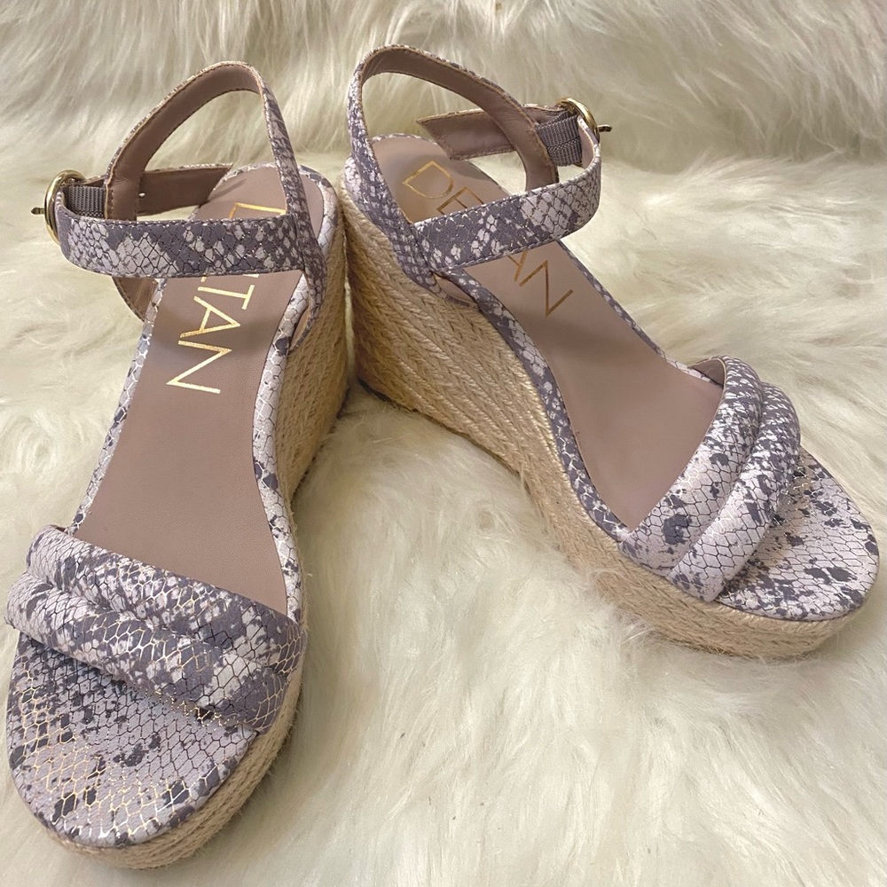 DELTAN Wedges Size 6.5